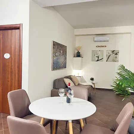 La Casa Di Apollo * Acireale